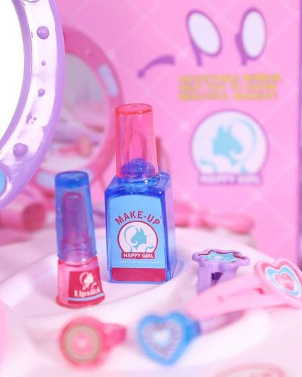 صورة تسريحة ميك اب واكسسوارات